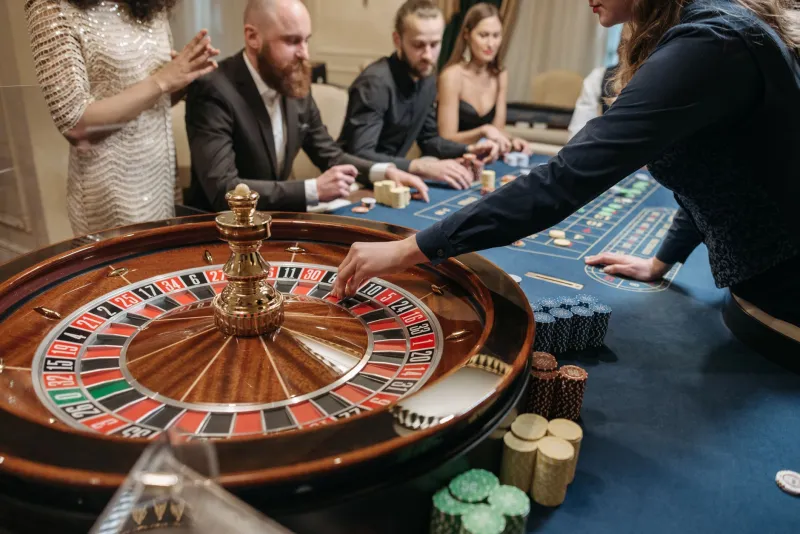 Prestige as Bait: How VIP Perks Can Quietly Steer Elite Players Toward Inferior Odds